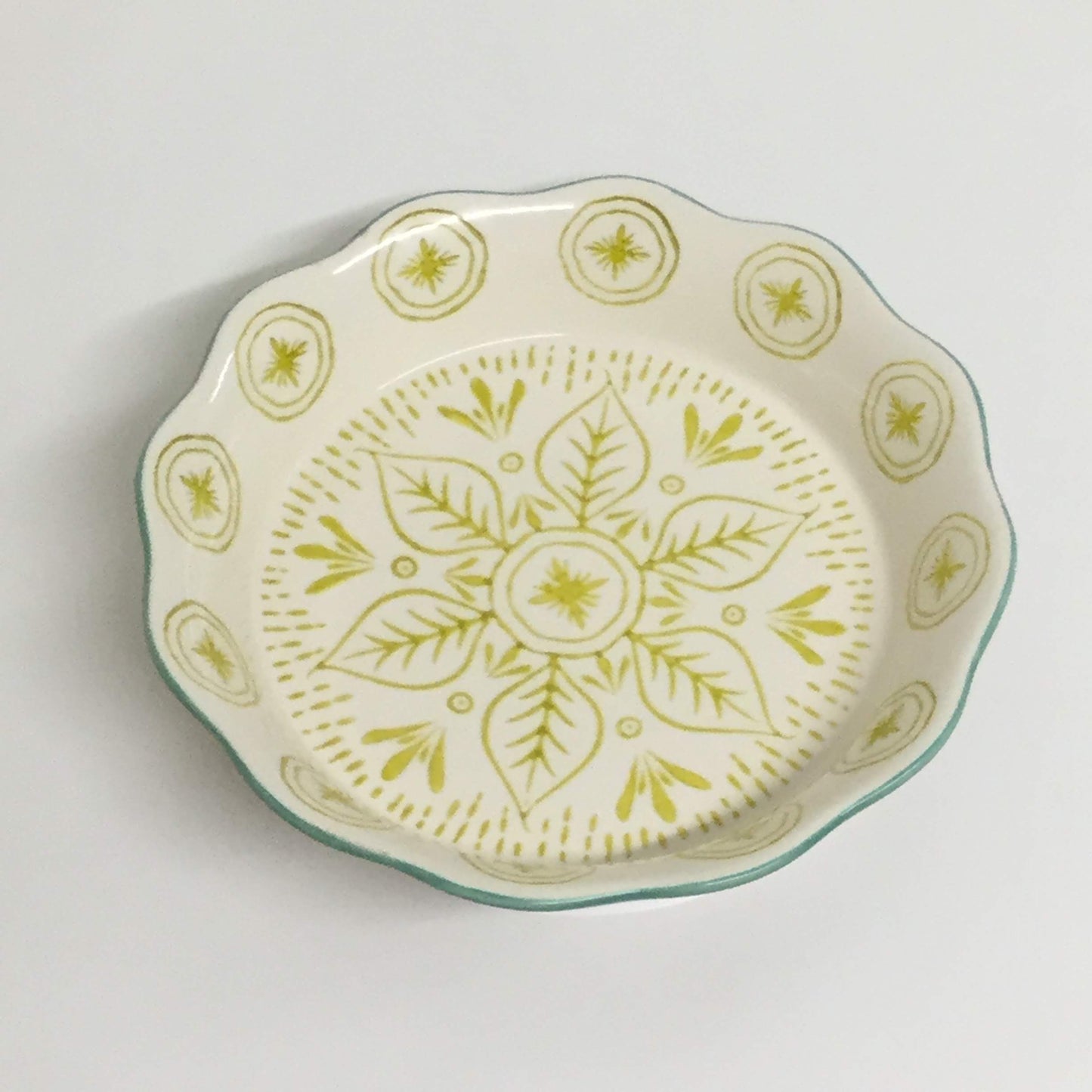 pie dish, apple pie dish, pie oven dish