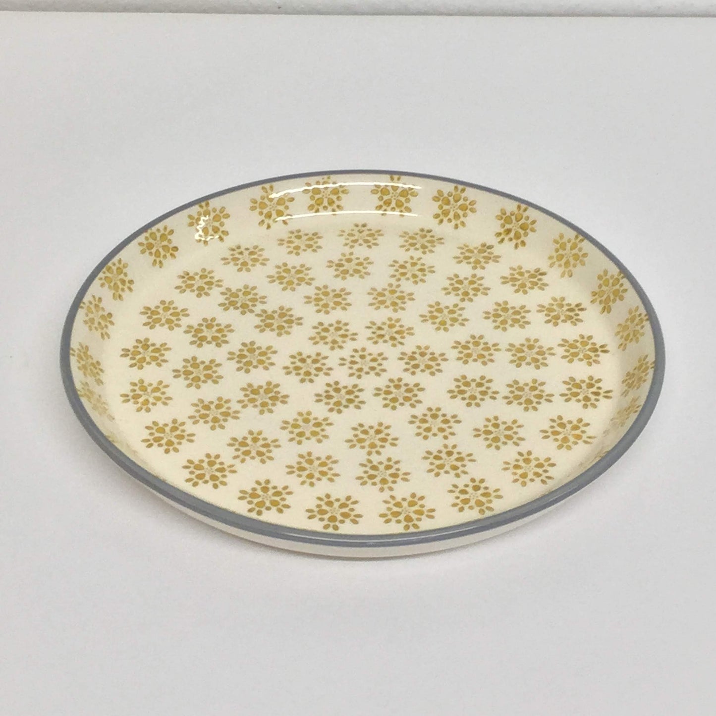 stoneware dish, stone ware bowls, modern design dishware, modern design plates and bowls