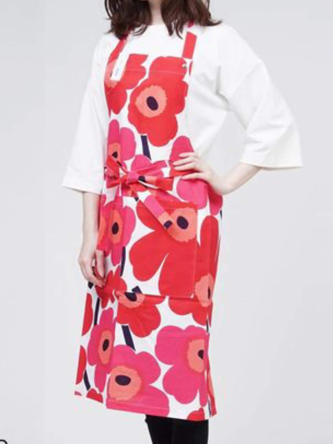 red unikko aprons, poppy flower apron