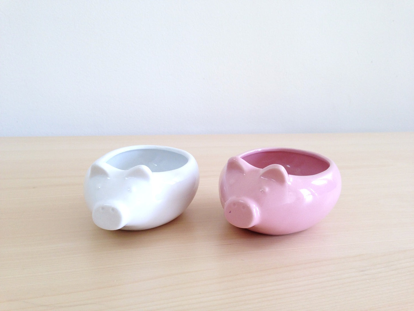 Pink and White Pig dip and chip dish, salsa dip bowl, salsa bowl