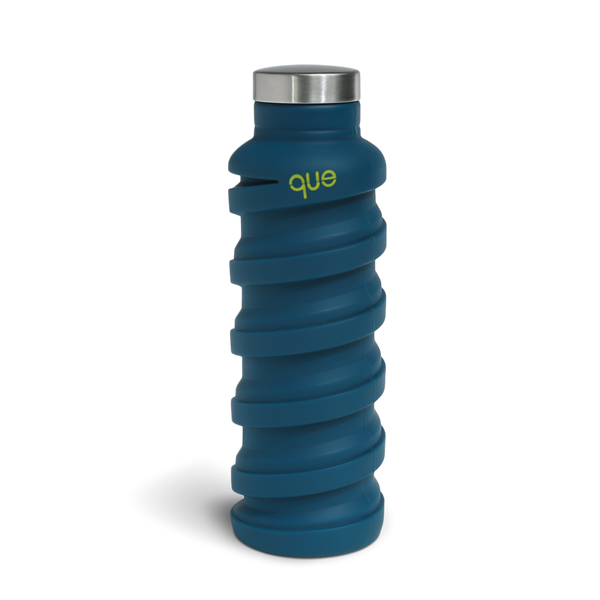 The que Collapsible Water Bottle with Key Chain