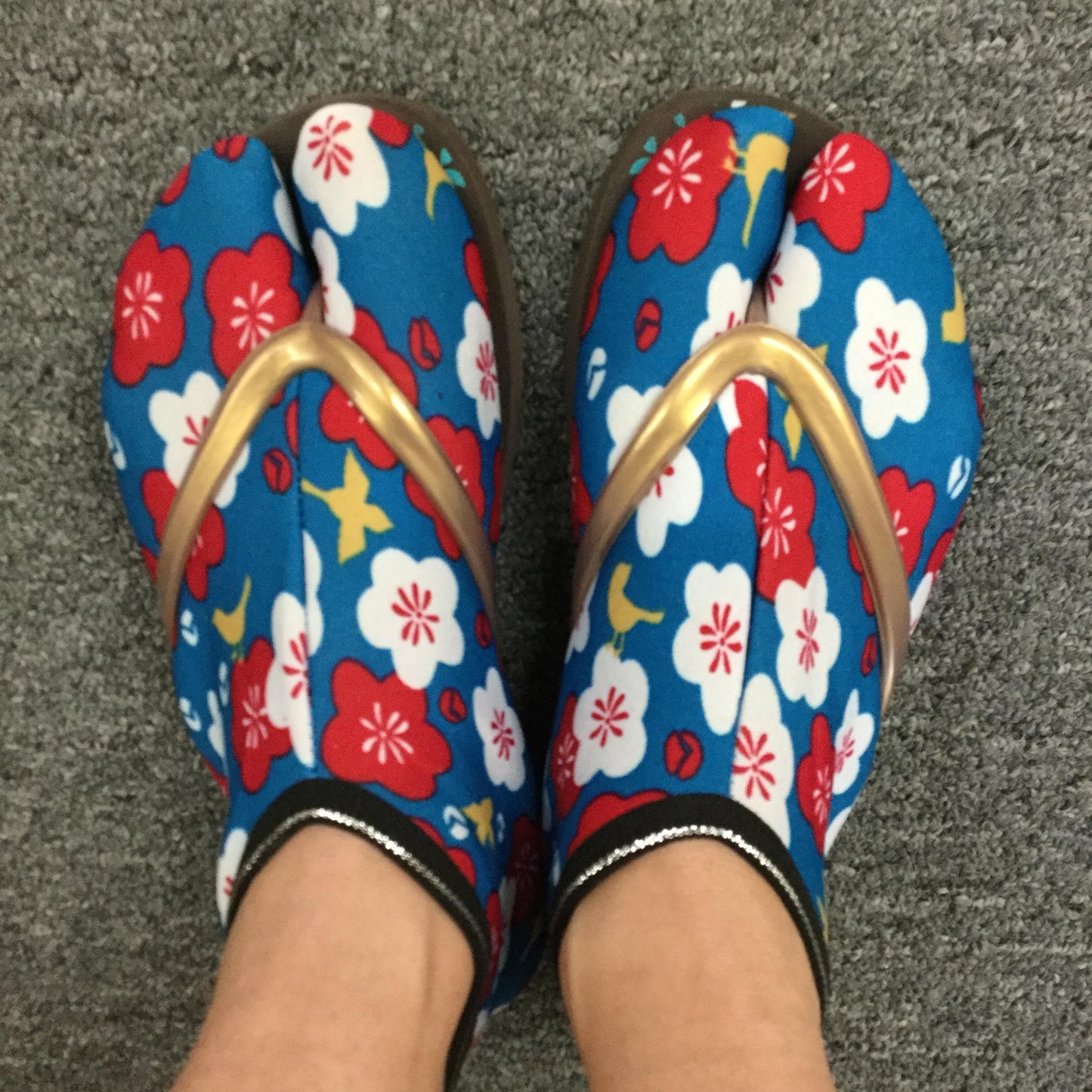 toe socks, japanese socks, toe socks, japanese socks, fun children socks, penguin socks, party pack penguin socks, party pack children socks, party pack kids socks, party pack socks, kids knee high socks, children knee high socks, little feet warmers, party pack knee high socks for kids, party pack toes socks