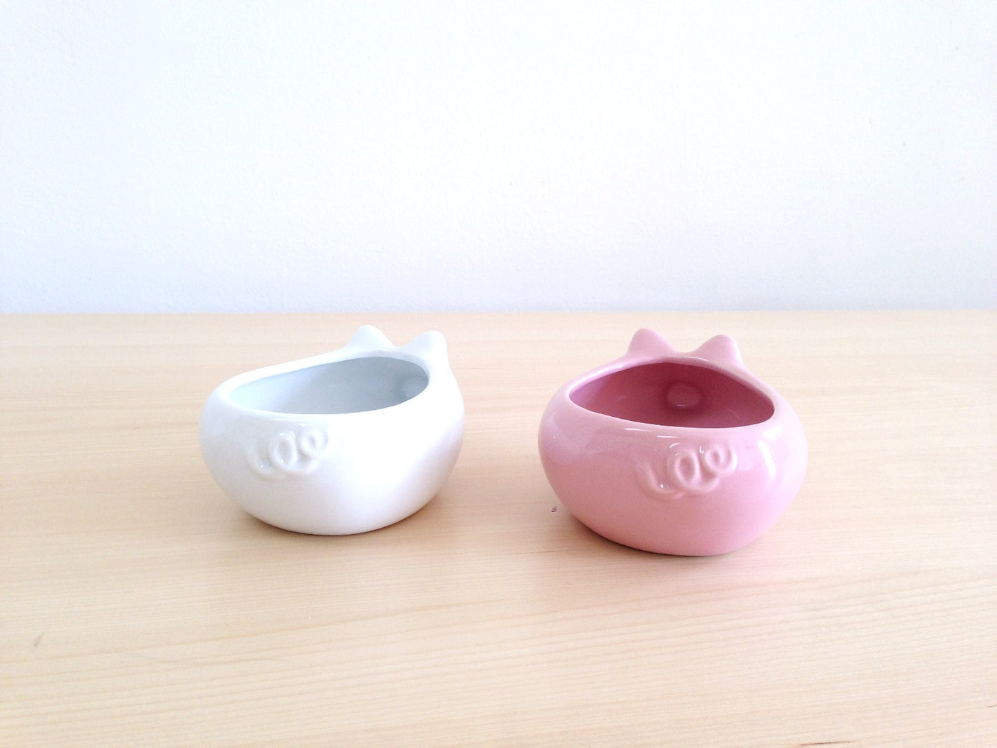Pink and White Pig dip and chip dish, salsa dip bowl, salsa bowl