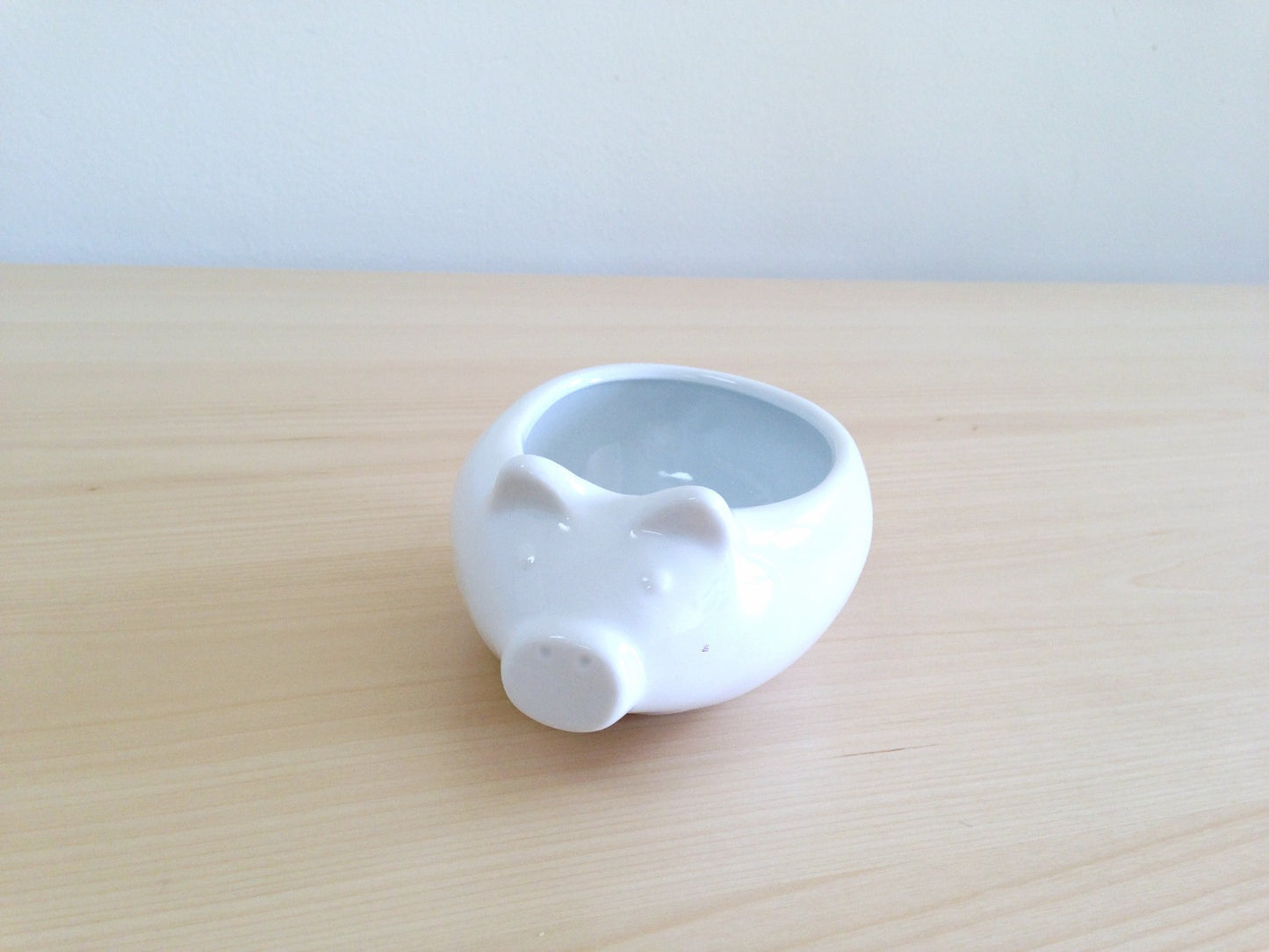 Pink and White Pig dip and chip dish, salsa dip bowl, salsa bowl