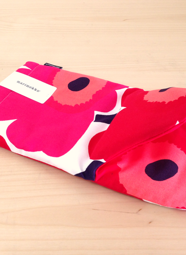 marimekko oven mitt, red oven mitt